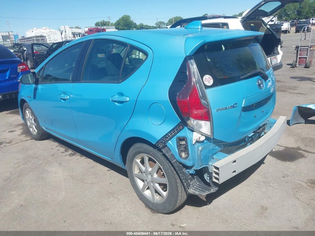 Toyota Prius C Three 2015 JTDKDTB37F1113095 Image 3