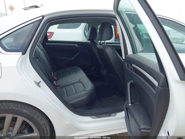 45406623 :رقم المزاد ، 1VWDT7A38HC076129 vin ، 2017 Volkswagen Passat 1.8t R-line مزاد بيع