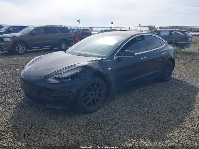 45406627 :رقم المزاد ، 5YJ3E1EA7JF101478 vin ، 2018 Tesla Model 3 Long Range/mid Range مزاد بيع