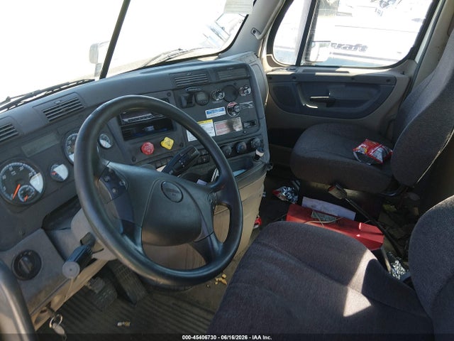 Auction sale of the 2018 Freightliner Cascadia 113, vin: 1FUBGBDV2JLJP2898, lot number: 45406730