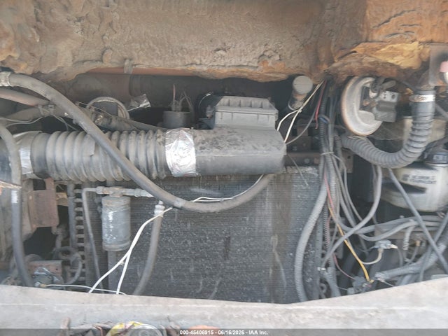 45406915 :رقم المزاد ، 17N430421KW023072 vin ، 1989 Oshkosh Motor Truck Co. John Deere Type A مزاد بيع