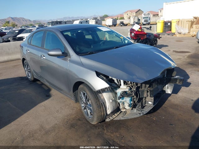 KIA Forte Lxs 2022 3KPF24AD5NE482508 Image 1