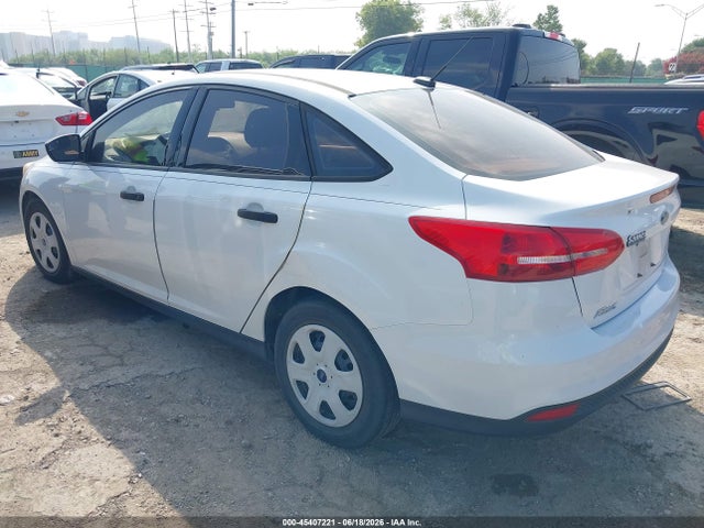Ford FOCUS S 2018 1FADP3E27JL240578 Image 3