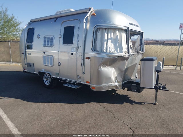 2017 1STC9AA10HJ538771 main image