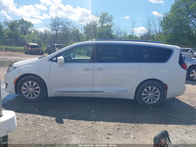 Продаж на аукціоні авто 2018 Chrysler Pacifica Touring L Plus, vin: 2C4RC1EG5JR338611, номер лоту: 45407448