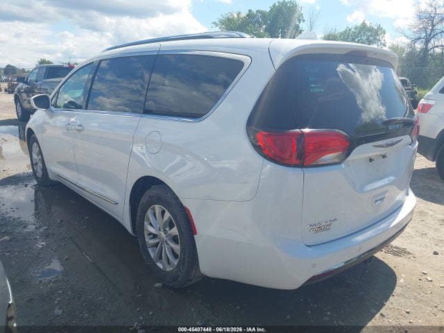 Продаж на аукціоні авто 2018 Chrysler Pacifica Touring L Plus, vin: 2C4RC1EG5JR338611, номер лоту: 45407448