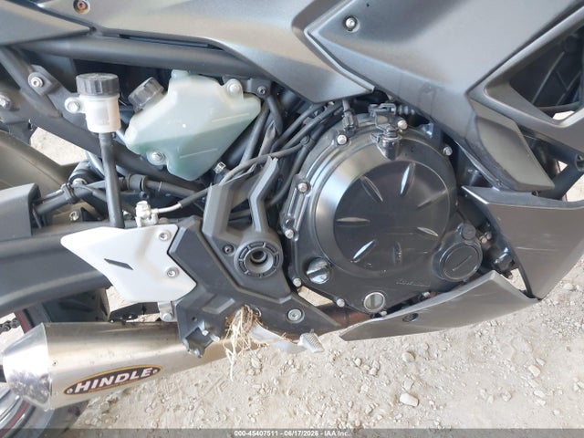 45407511 :رقم المزاد ، ML5EXEM12NDA59937 vin ، 2022 Kawasaki Ex650 M مزاد بيع