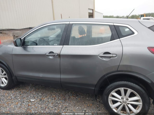 JN1BJ1CP1HW012352 Nissan Rogue Sport S