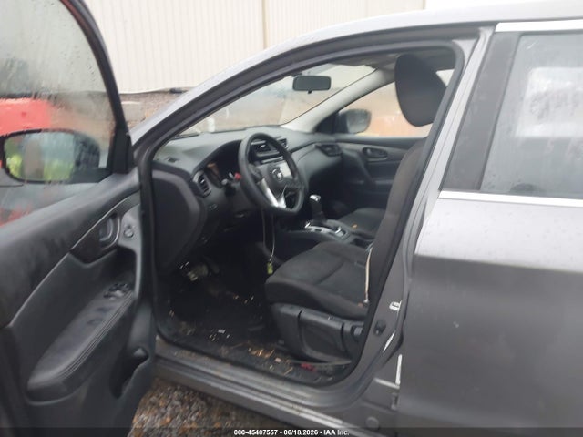 JN1BJ1CP1HW012352 Nissan Rogue Sport S