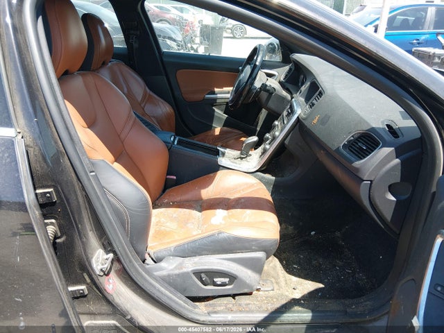 YV140MEBXF1187506 Volvo V60 T5 Premier