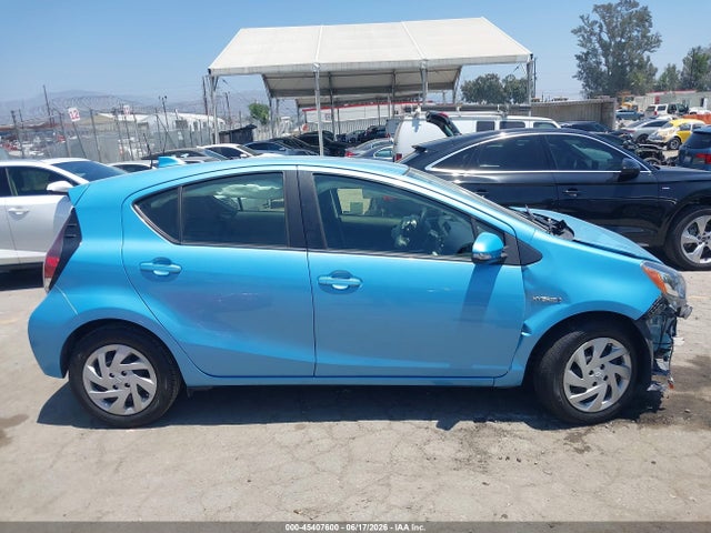 Toyota Prius C Two 2015 JTDKDTB35F1108672 Image 14