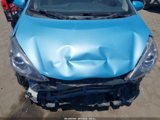 Toyota Prius C Two 2015 JTDKDTB35F1108672 Image 18