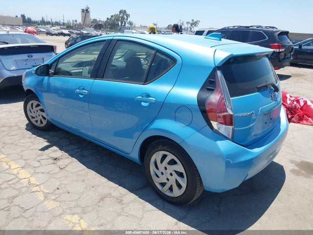 Toyota Prius C Two 2015 JTDKDTB35F1108672 Image 3