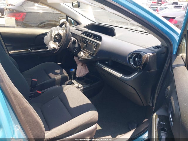 Toyota Prius C Two 2015 JTDKDTB35F1108672 Image 5