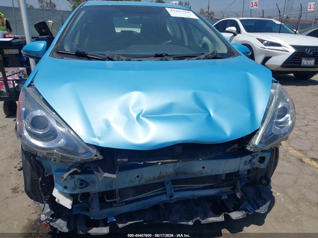 Toyota Prius C Two 2015 JTDKDTB35F1108672 Image 6