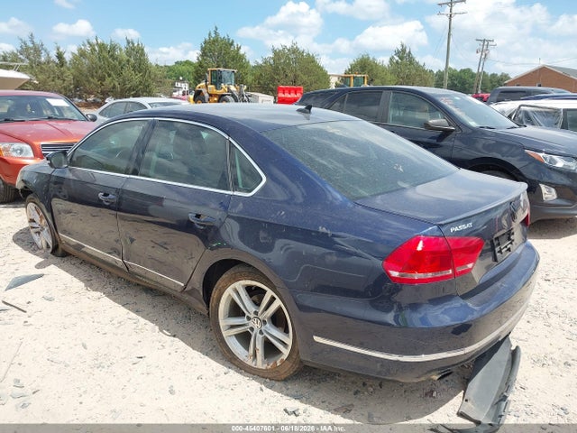 2015 Volkswagen Passat 1.8t Sel Premium მანქანა იყიდება აუქციონზე, vin: 1VWCS7A30FC015224, აუქციონის ნომერი: 45407601