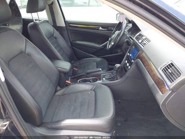 2015 Volkswagen Passat 1.8t Sel Premium მანქანა იყიდება აუქციონზე, vin: 1VWCS7A30FC015224, აუქციონის ნომერი: 45407601