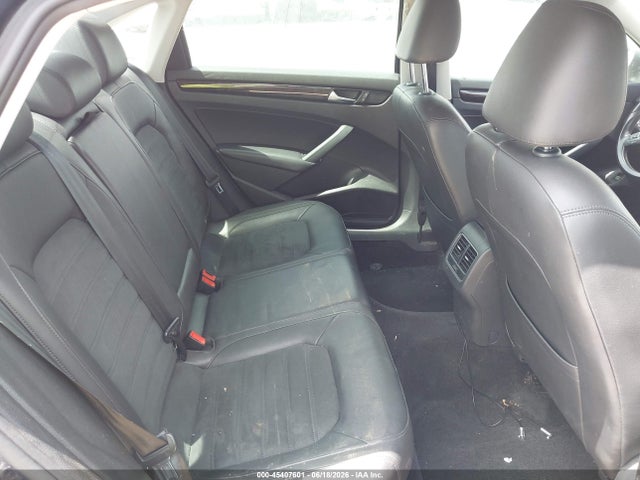 2015 Volkswagen Passat 1.8t Sel Premium მანქანა იყიდება აუქციონზე, vin: 1VWCS7A30FC015224, აუქციონის ნომერი: 45407601