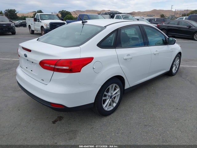 Ford FOCUS SE 2018 1FADP3F25JL328544 Image 4