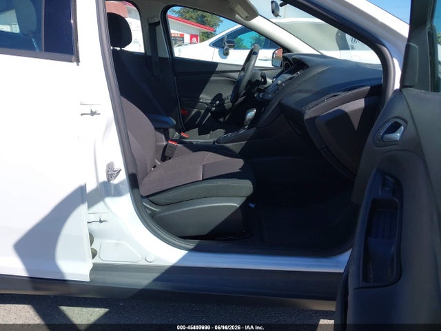 Ford FOCUS SE 2018 1FADP3F25JL328544 Image 5
