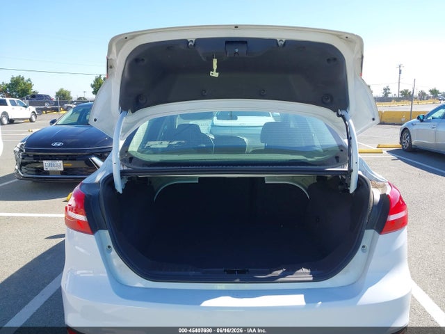 Ford FOCUS SE 2018 1FADP3F25JL328544 Image 12