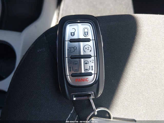 Chrysler Voyager Lx 2022 2C4RC1CG2NR127830 Image 11