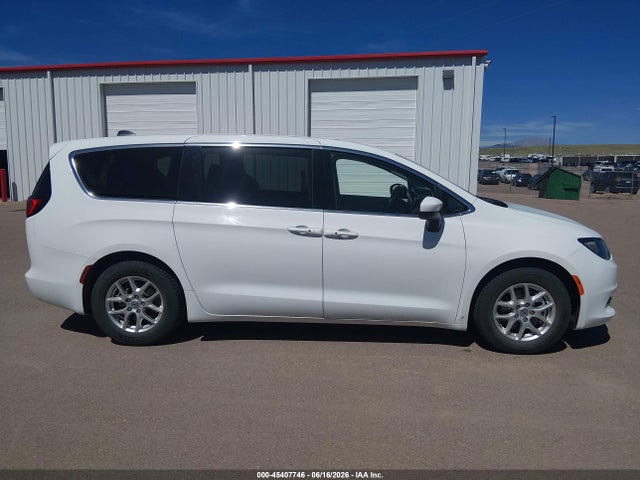 Chrysler Voyager Lx 2022 2C4RC1CG2NR127830 Image 17