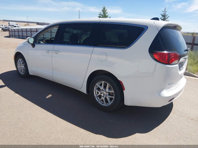 Chrysler Voyager Lx 2022 2C4RC1CG2NR127830 Image 3