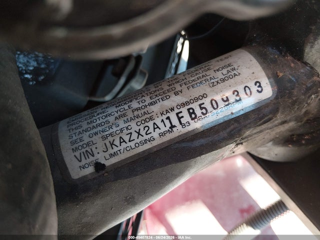 45407824 :رقم المزاد ، JKAZX2A11FB509303 vin ، 1985 Kawasaki Zx900 مزاد بيع
