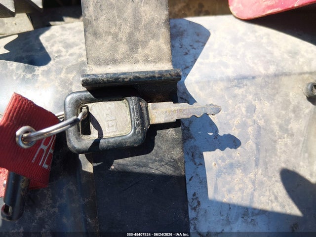 45407824 :رقم المزاد ، JKAZX2A11FB509303 vin ، 1985 Kawasaki Zx900 مزاد بيع