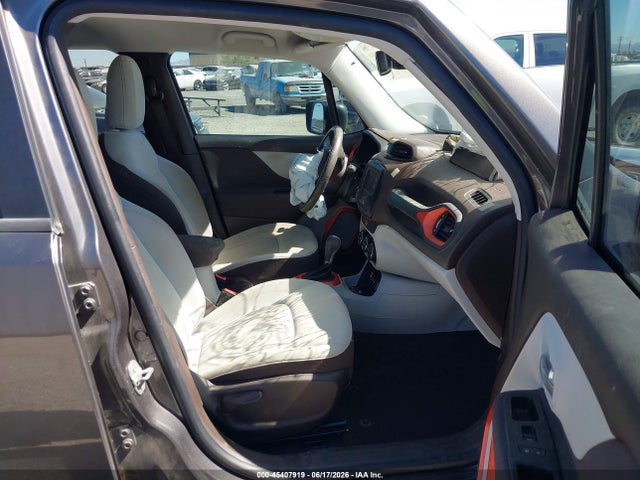 ZACCJABT3GPE08990 Jeep Renegade Latitude