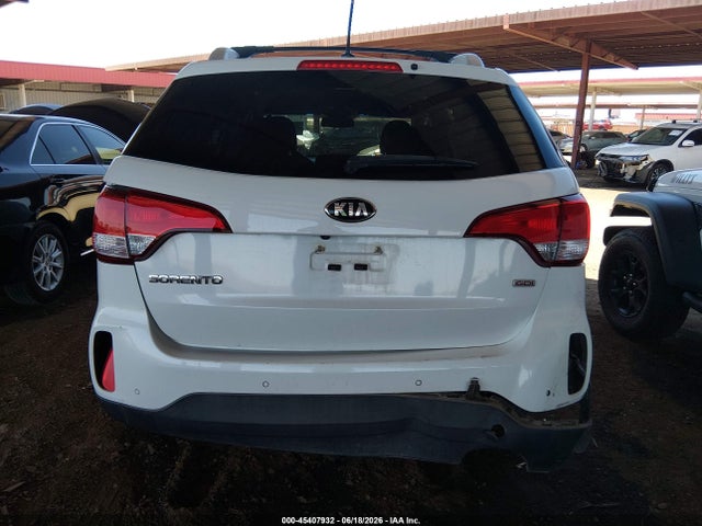 KIA SORENTO LX 2015 5XYKTCA60FG586593 Image 16