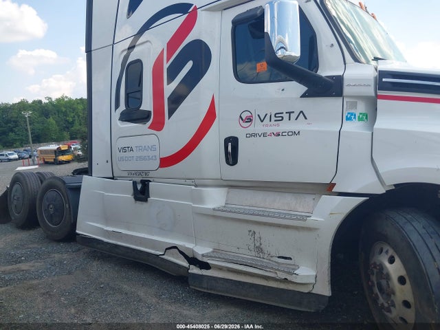 Auction sale of the 2022 Freightliner New Cascadia 126, vin: 3AKJHHDR7NSMZ7667, lot number: 45408025