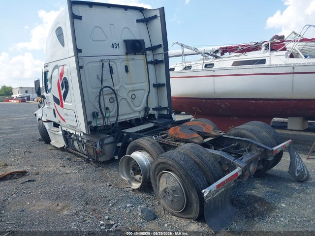 Auction sale of the 2022 Freightliner New Cascadia 126, vin: 3AKJHHDR7NSMZ7667, lot number: 45408025