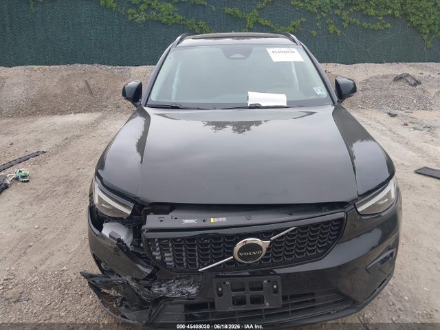 2025 Volvo Xc40 B5 Plus Dark Theme მანქანა იყიდება აუქციონზე, vin: YV4L12UCXS2517336, აუქციონის ნომერი: 45408030