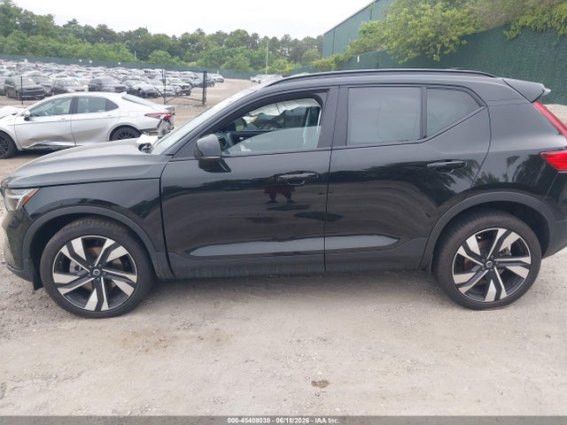 2025 Volvo Xc40 B5 Plus Dark Theme მანქანა იყიდება აუქციონზე, vin: YV4L12UCXS2517336, აუქციონის ნომერი: 45408030