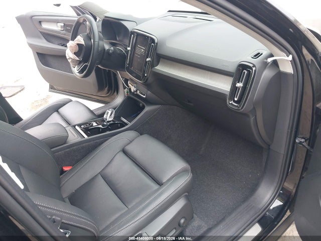2025 Volvo Xc40 B5 Plus Dark Theme მანქანა იყიდება აუქციონზე, vin: YV4L12UCXS2517336, აუქციონის ნომერი: 45408030
