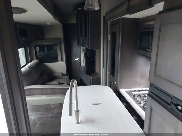 Grand Design Other 2021 573FR3825M9913306 Image 8