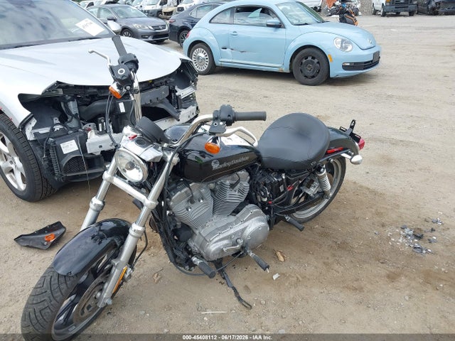 Harley-Davidson Xl883 Superlow 2015 1HD4CR210FC418535 Image 2