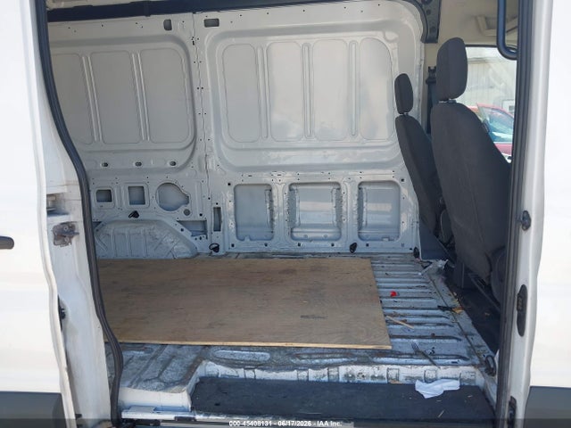 45408131 :رقم المزاد ، 1FTYE1CM1GKA04890 vin ، 2016 Ford Transit-150 مزاد بيع