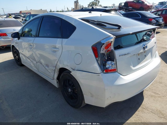 Toyota Prius Two 2015 JTDKN3DU1F1997814 Image 3