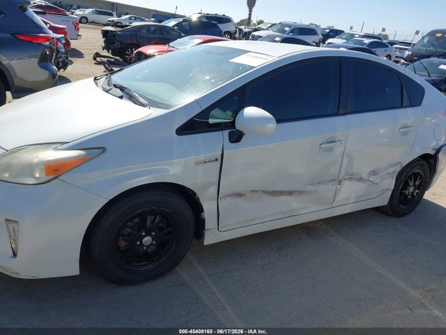 Toyota Prius Two 2015 JTDKN3DU1F1997814 Image 6