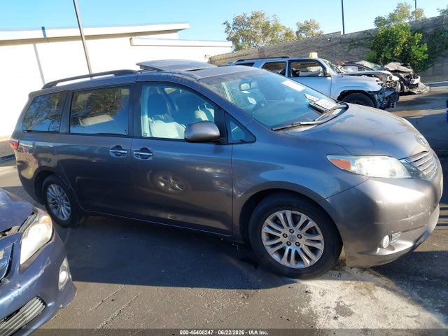 Toyota Sienna Xle 8 Passenger 2017 5TDYZ3DC0HS797664 Image 13