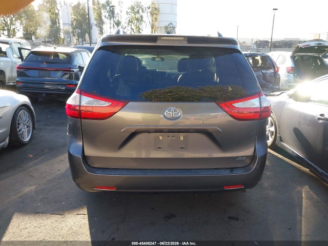 Toyota Sienna Xle 8 Passenger 2017 5TDYZ3DC0HS797664 Image 16