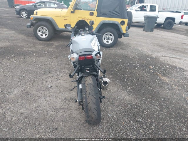 Suzuki GSX-R750 2022 JS1GR7MA4N7101194 Image 6