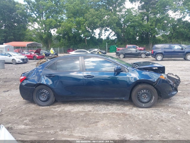 Toyota COROLLA LE 2018 5YFBURHE9JP841839 Image 13