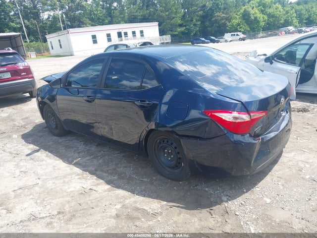 Toyota COROLLA LE 2018 5YFBURHE9JP841839 Image 3