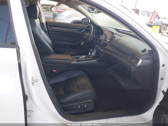 1HGCV1F99JA105918 Honda Accord Touring