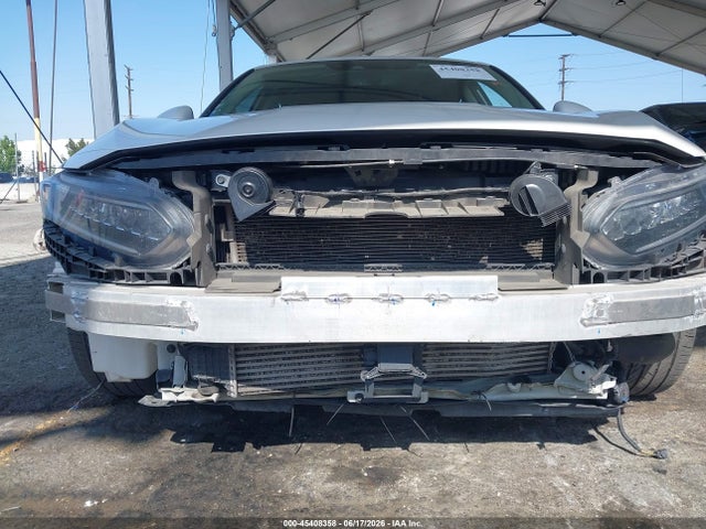 1HGCV1F99JA105918 Honda Accord Touring