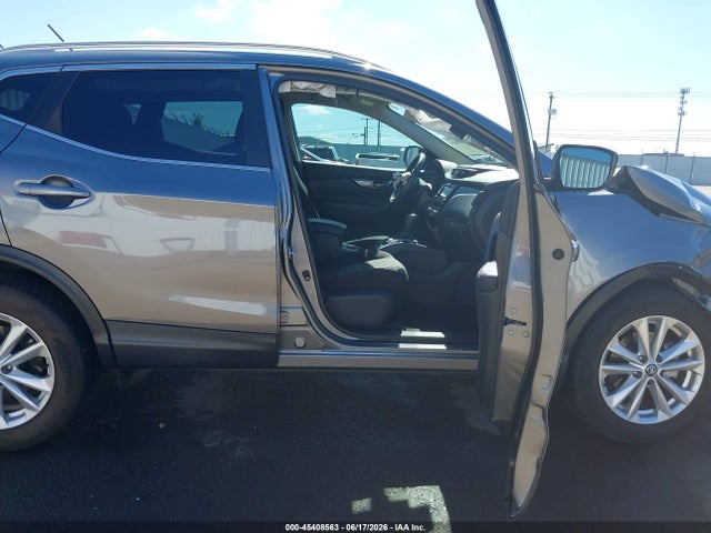 JN1BJ1CPXKW521718 Nissan Rogue Sport Sv